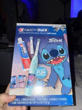 Crest + Oral-B Disney Stitch Kids Electric Toothbrush Gift Pack - Blue